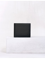 21.05 Wallet in leather with compartment