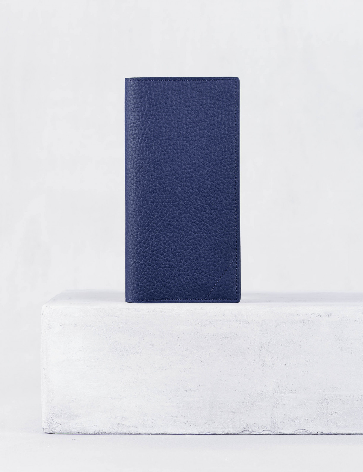 Long wallet with zipped compartment