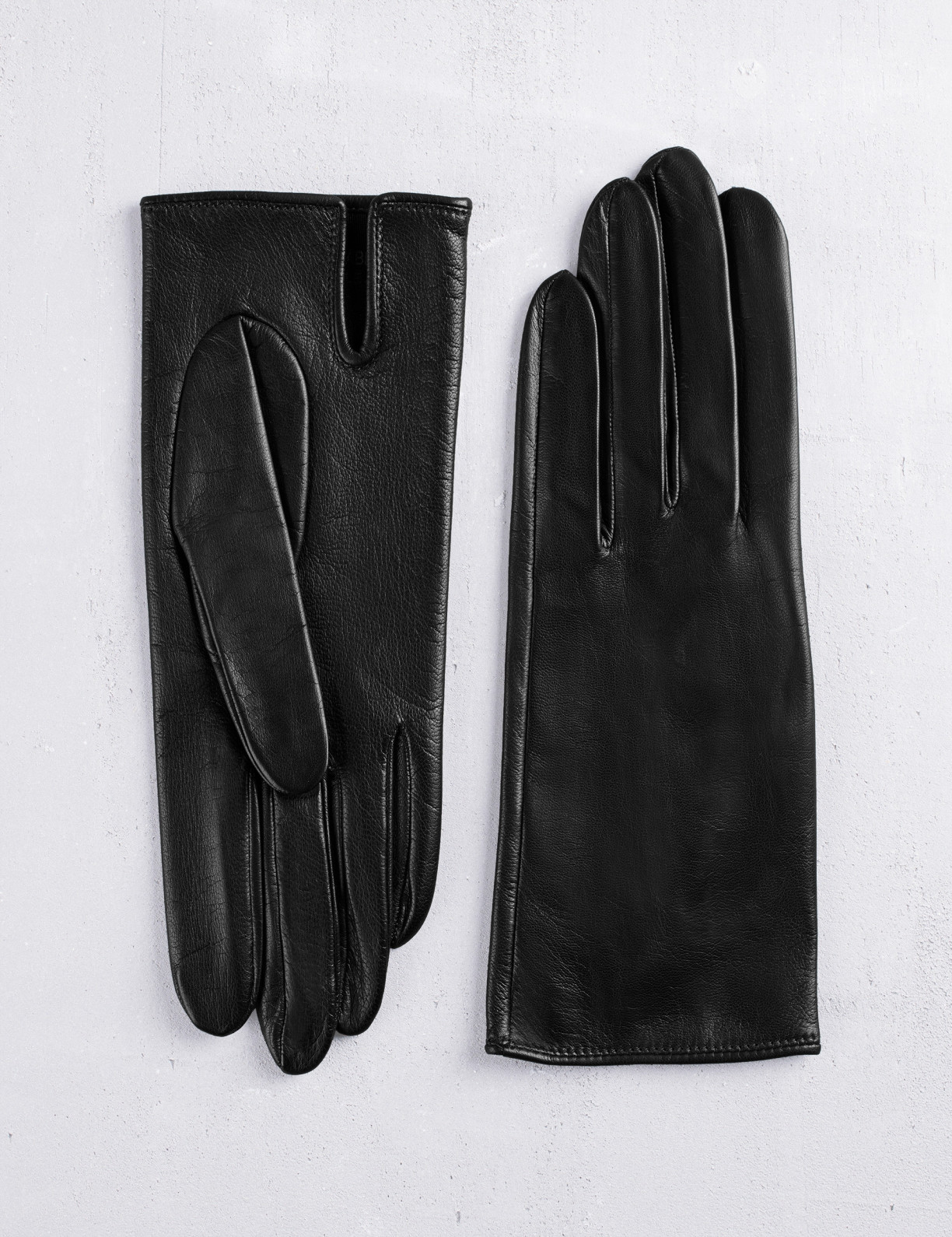 16.02 Women's classic city touchscreen gloves in leather