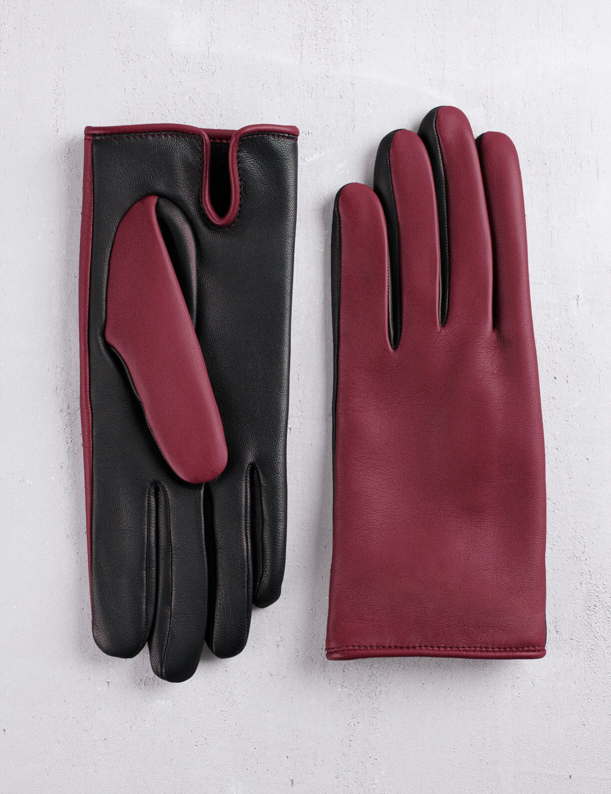 16.02 Women's classic city touchscreen gloves in leather