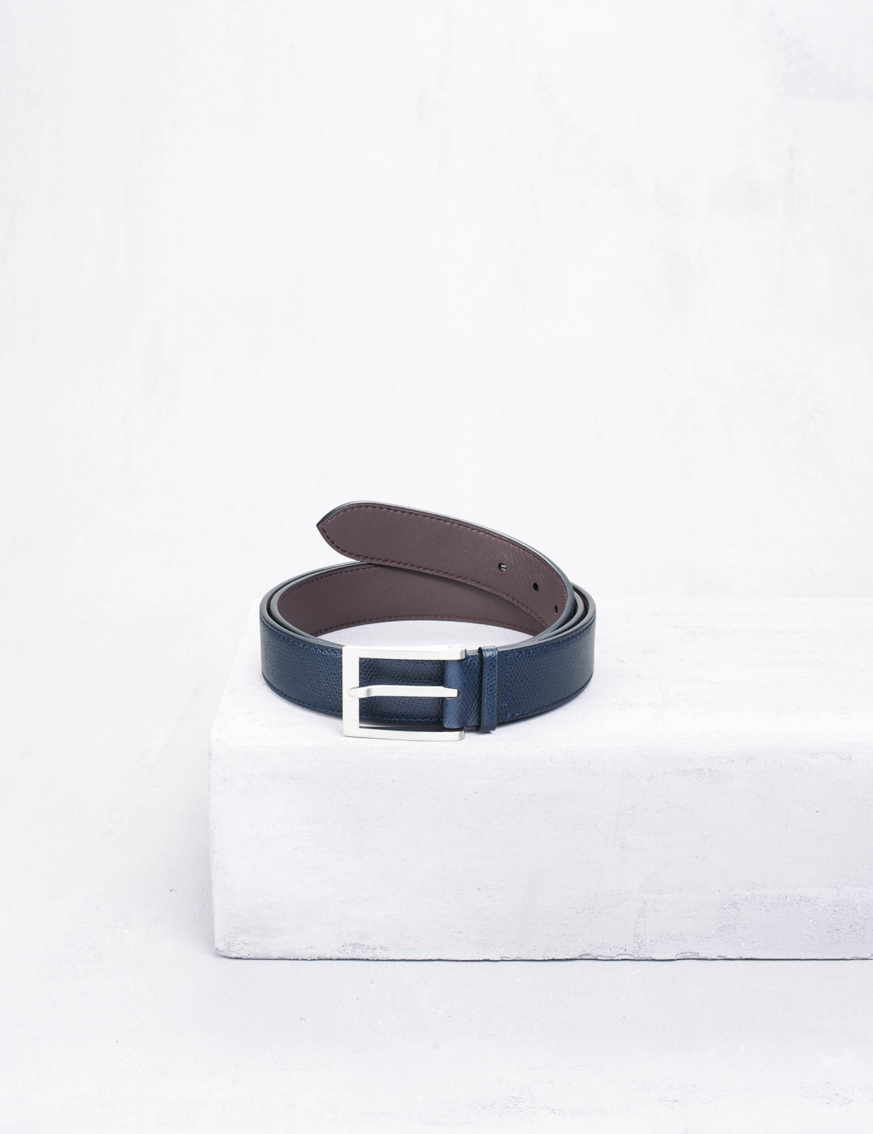 Reversible leather belts made in France