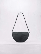 32.04 Cross body bag in pleated leather