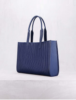 32.10 Soft leather tote bag in pleated leather