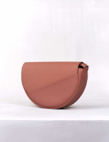 32.04 Cross body bag in leather