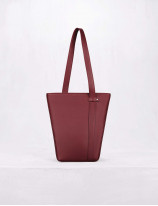 32.02 Bucket bag in leather