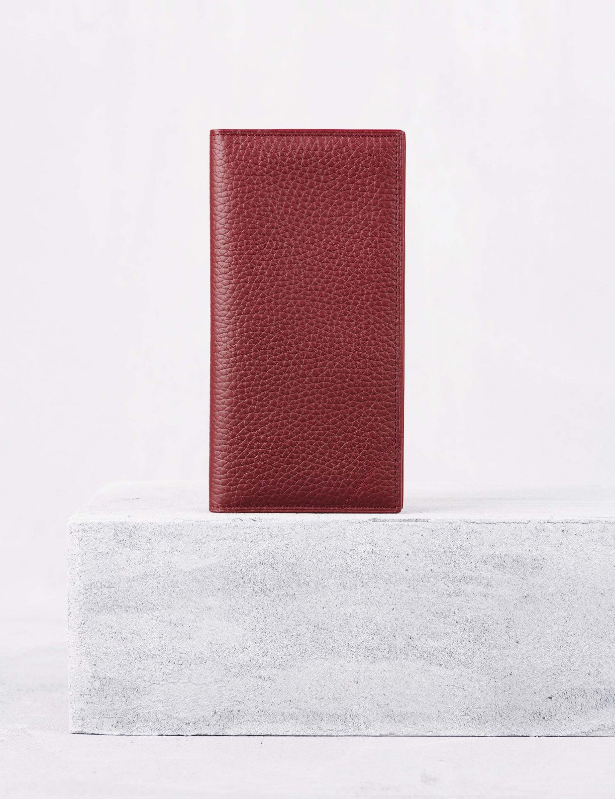 21.04 Wallet with zipped coin pocket in leather