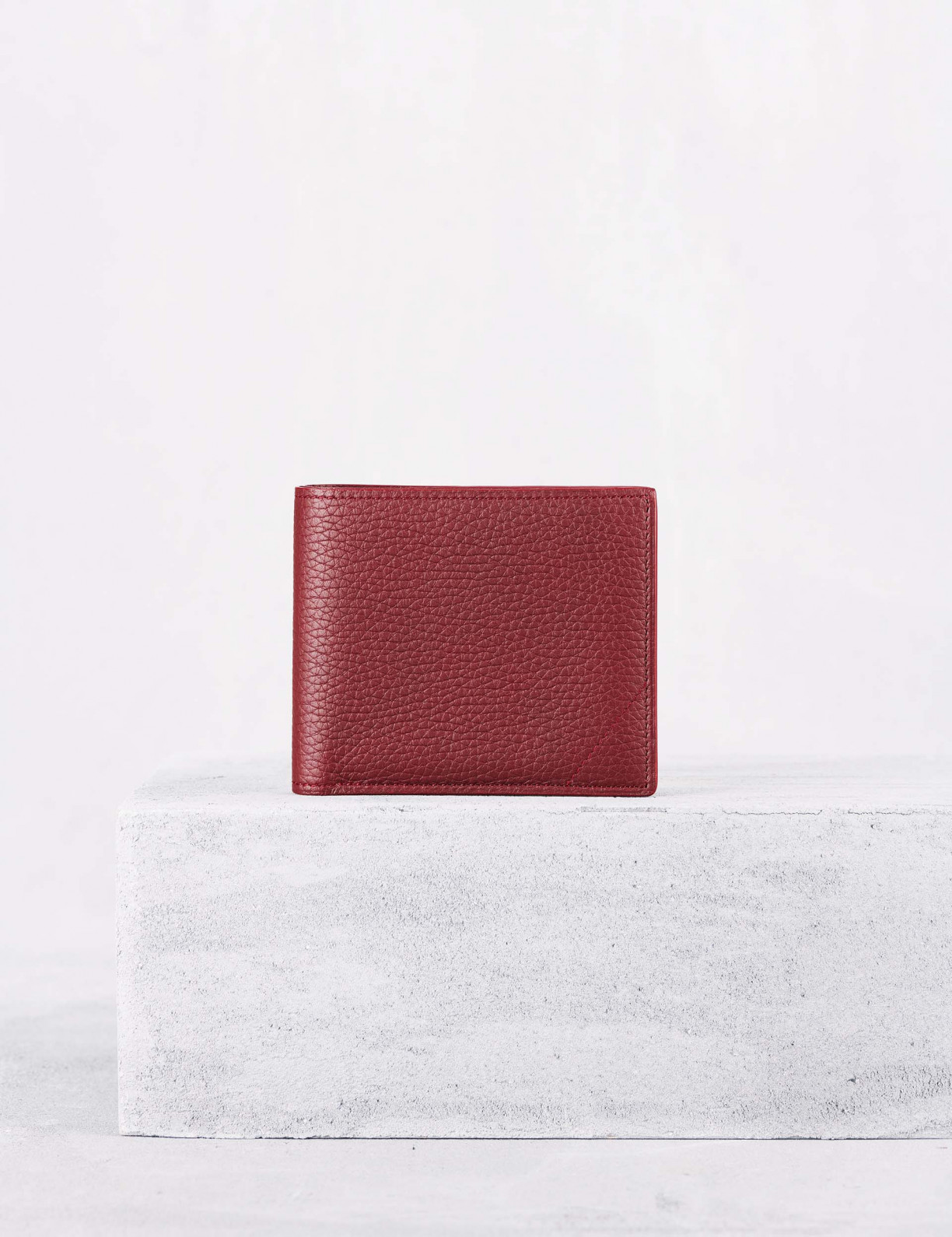 21.05 Wallet in leather with compartment