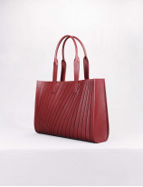 32.10 Soft leather tote bag in pleated leather