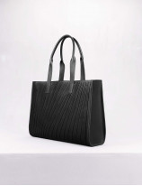 32.10 Soft leather tote bag in pleated leather