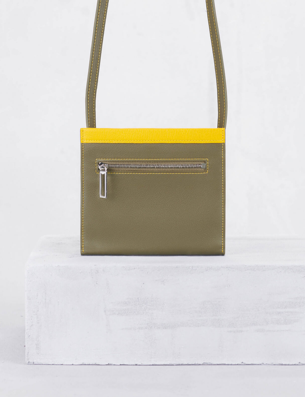 Flat pouch