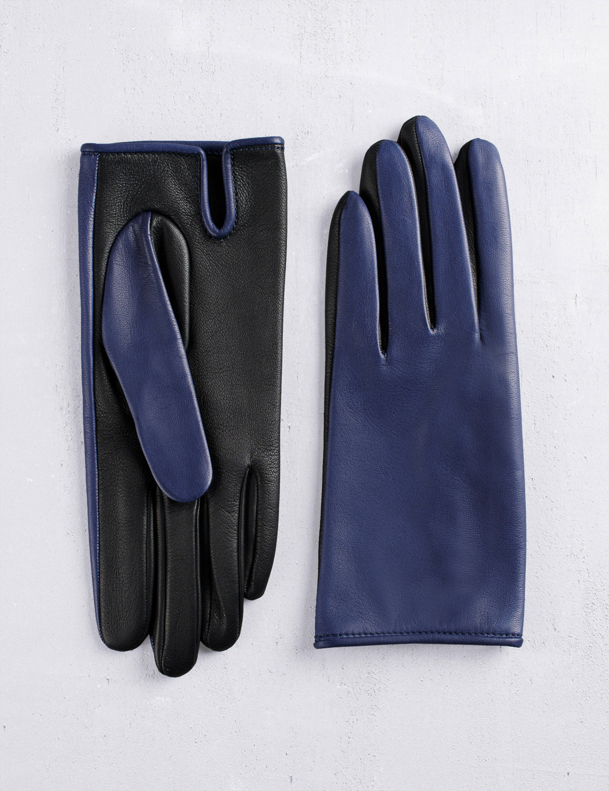 16.02 Women's classic city touchscreen gloves in leather