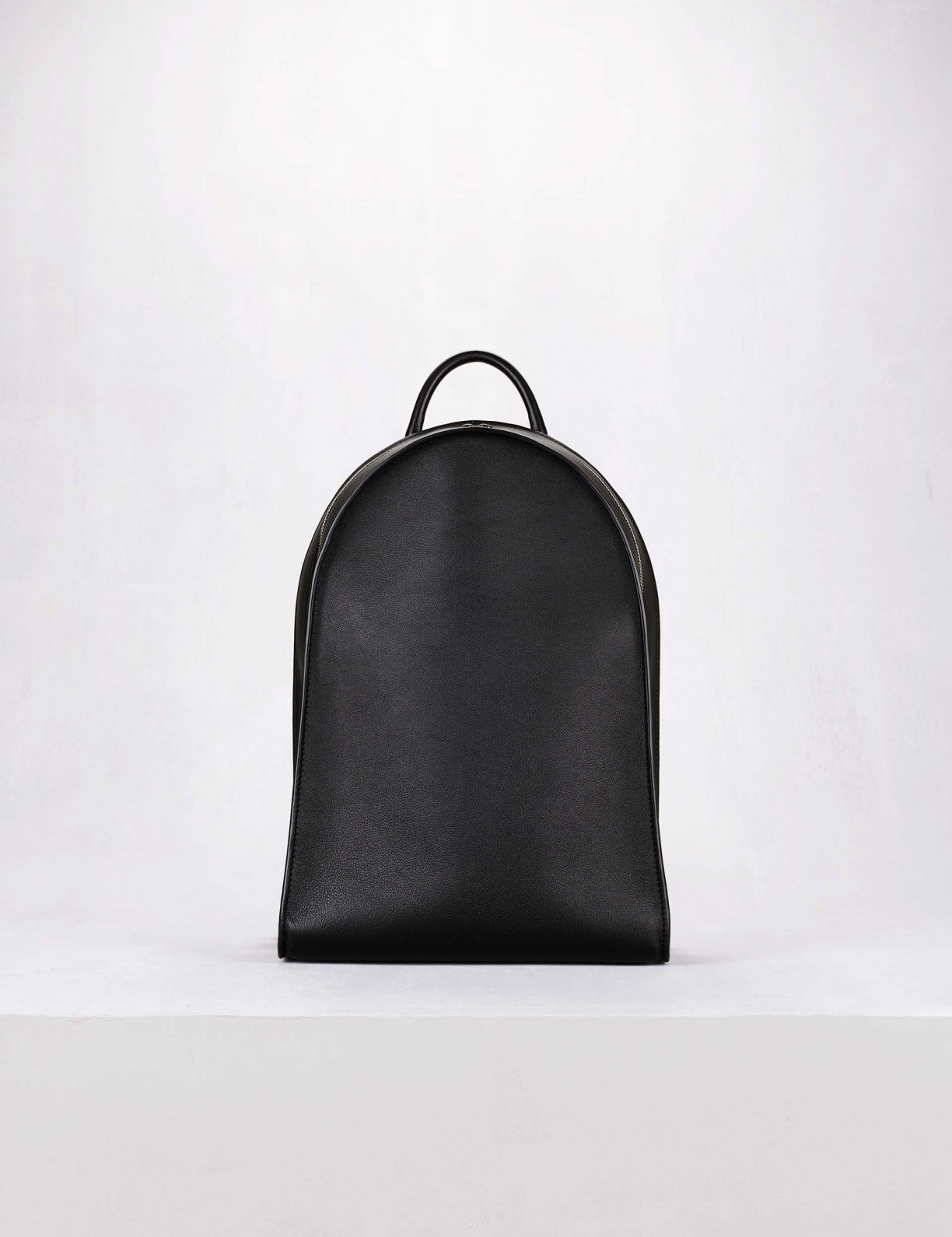 32.11 Backpack in smooth leather