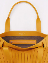 32.09 Soft leather tote bag in pleated leather