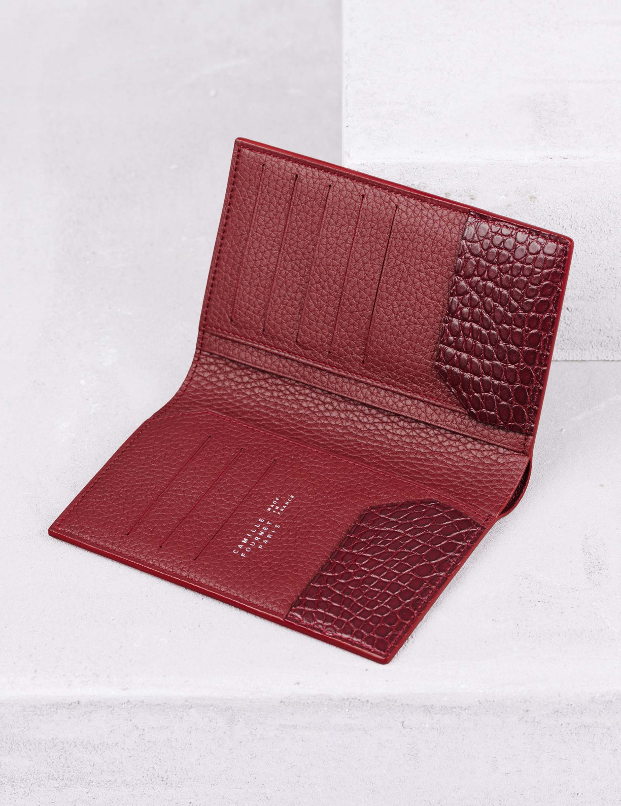 21.21 Passport holder with money clip bifold wallet in leather