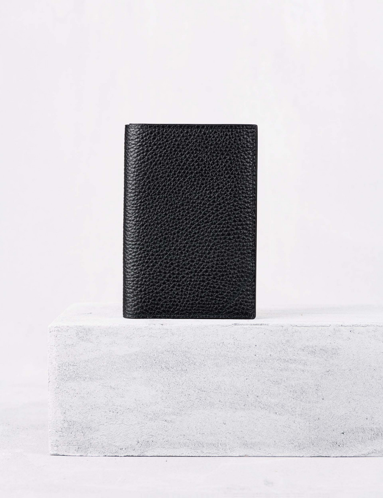 21.21 Passport holder with money clip bifold wallet in leather