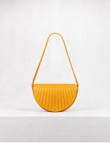 32.04 Cross body bag in pleated leather