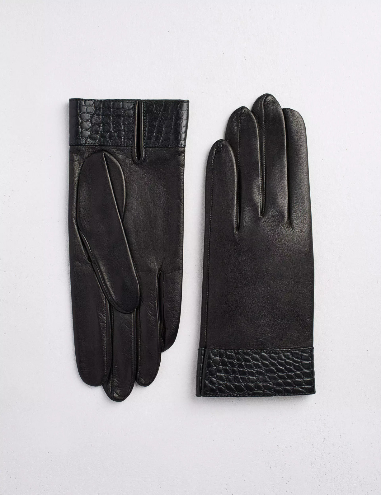 26.01 Gants avec empiècement en agneau et détails en alligator pour femme