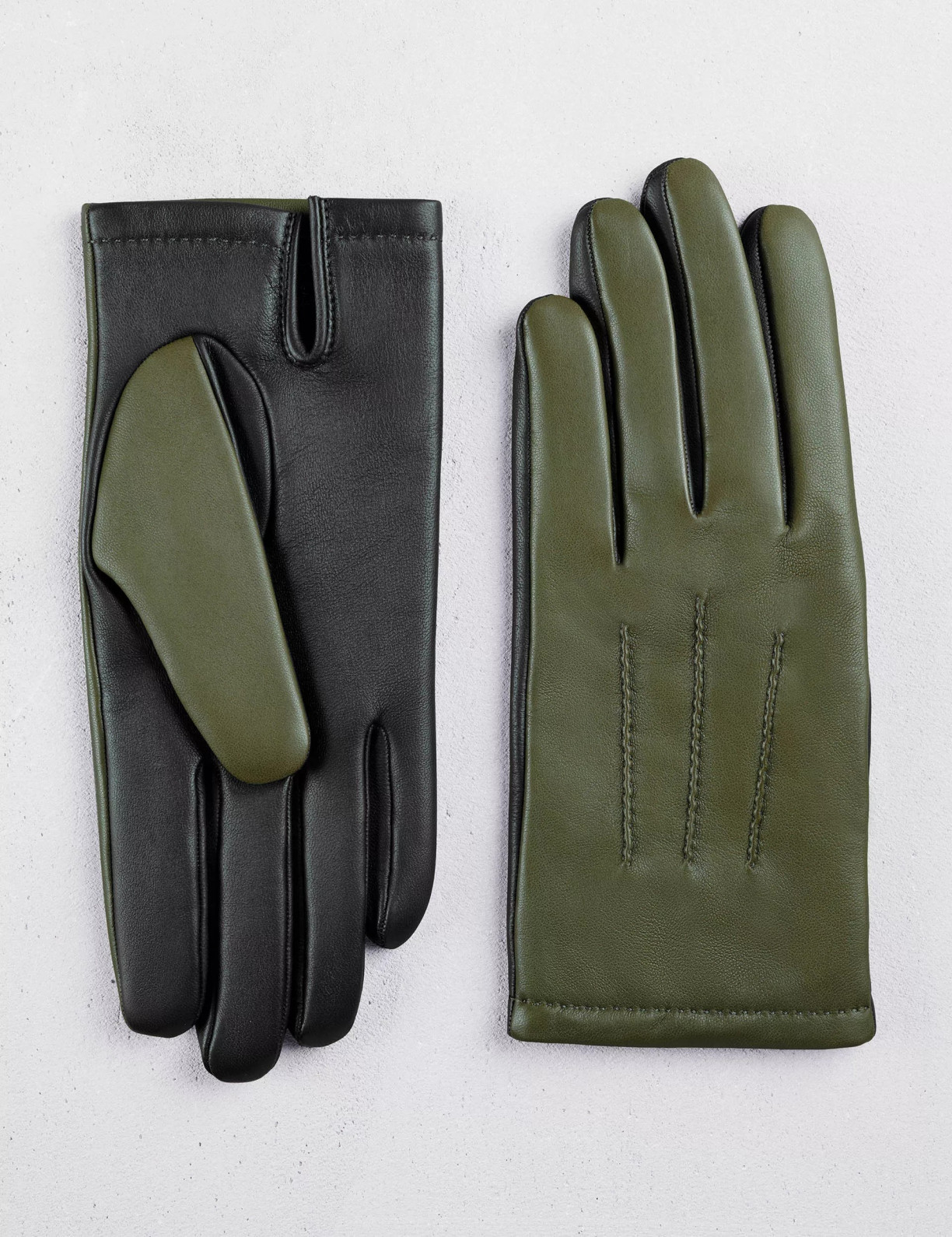 16.06 Gants tactiles citadin piqué sellier Homme en cuir