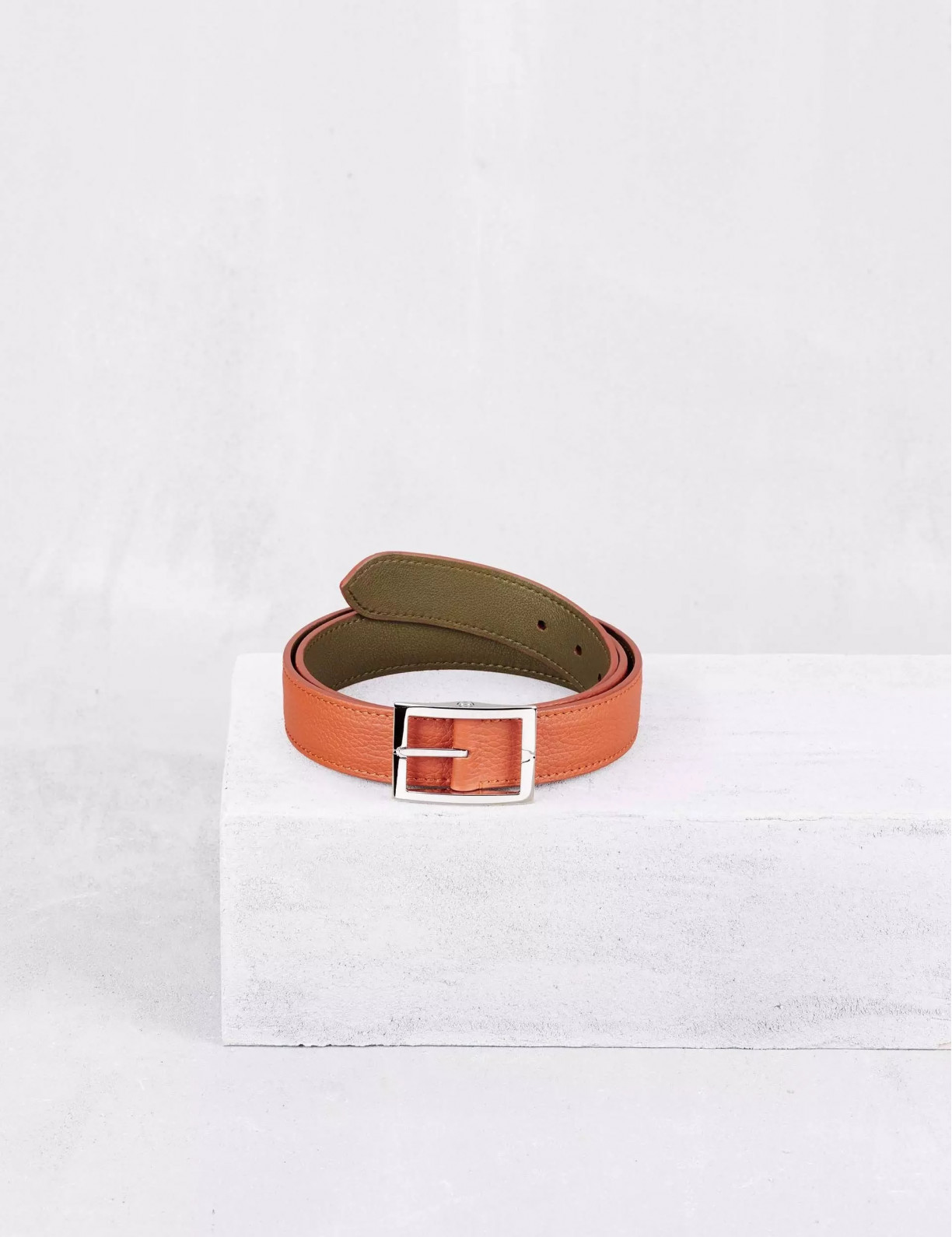 15.01 Reversible belt in bullcalf leather and smooth calfskin