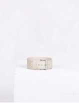 19.08 Leather ribbed strap in leather