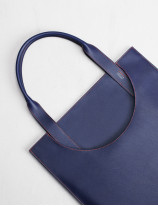 32.09 Soft leather tote bag in leather
