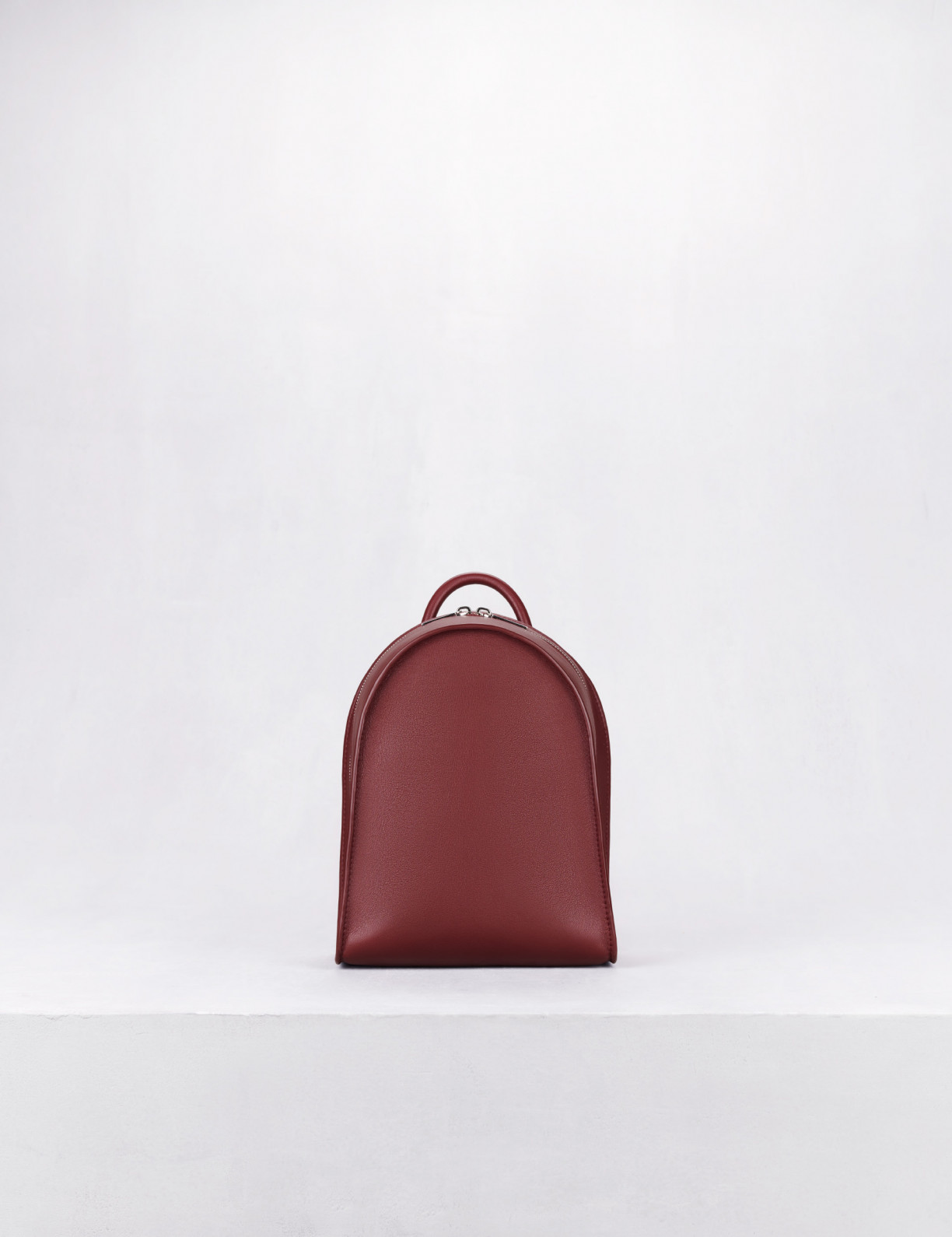 32.13 Small backpack in leather