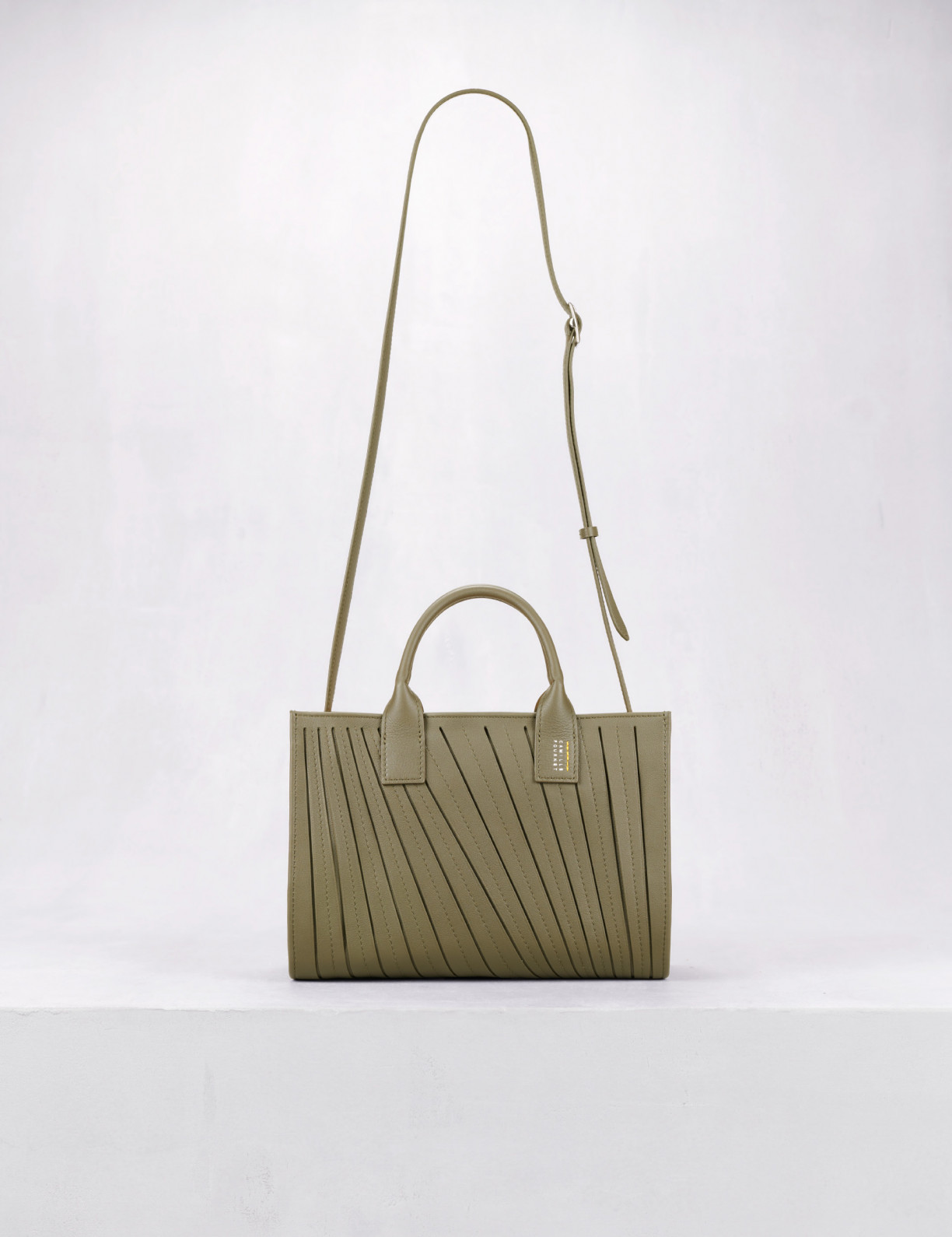 32.15 Small pleated shopping bag