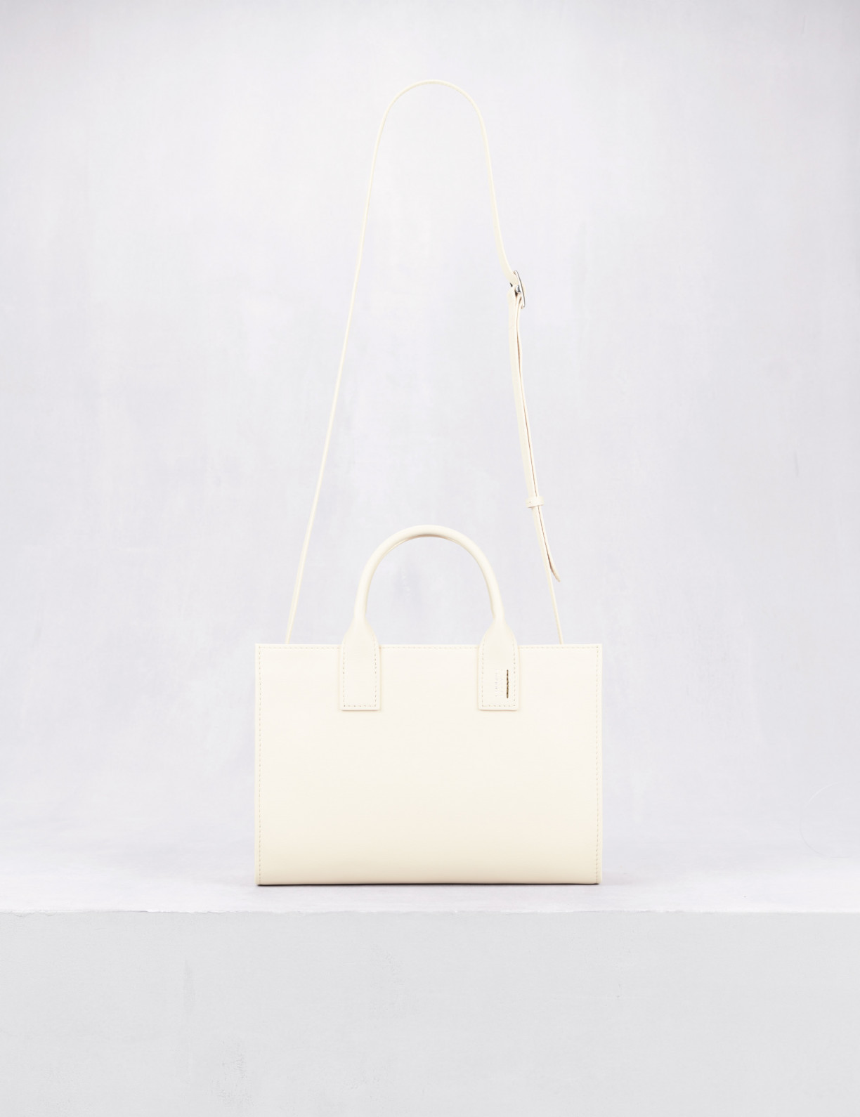 32.15 Small smooth shopping bag