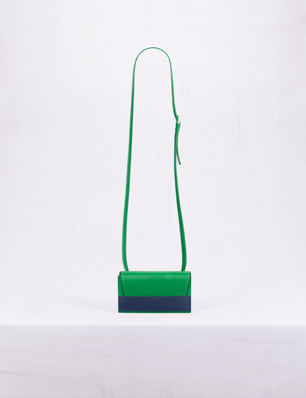Horizontal phone case