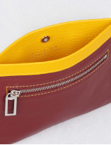 31.18 Petite pochette plate en cuir