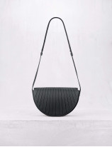 32.04 Cross body bag in pleated leather