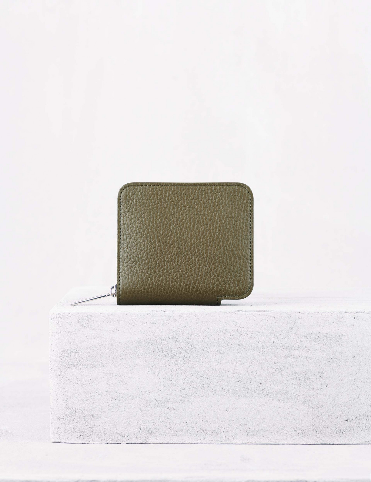 Zipped square wallet
