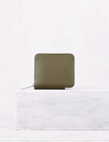 Zipped square wallet