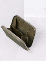 Zipped square wallet