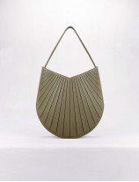 32.06 Hobo bag in pleated leather