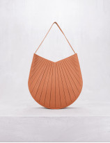 32.06 Hobo bag in pleated leather