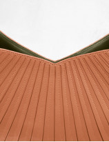 32.06 Hobo bag in pleated leather