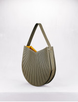 32.06 Sac Balancier GM en veau lisse plissé