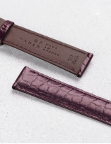 Leather watchstrap in matte alligator round scales