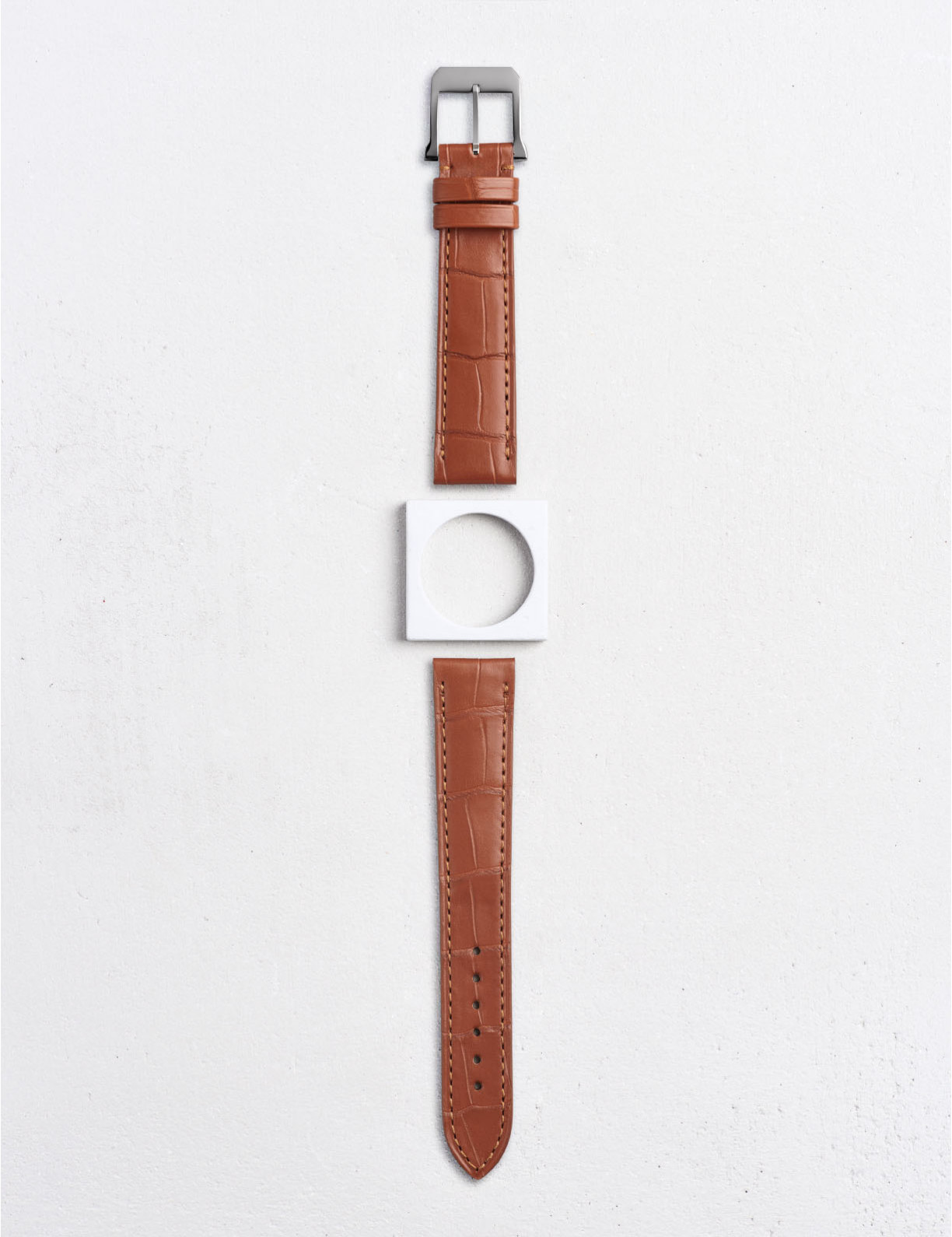 Leather watchstrap in matte alligator square scales