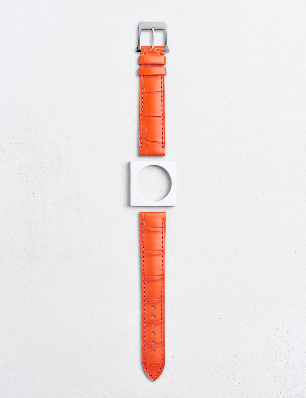 Leather watchstrap in matte alligator square scales