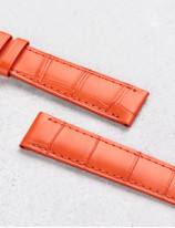Leather watchstrap in matte alligator square scales
