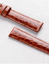 Leather watchstrap in shiny alligator round scales