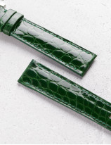 Leather watchstrap in shiny alligator round scales