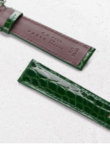 Leather watchstrap in shiny alligator round scales