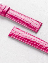 Leather watchstrap in shiny alligator round scales
