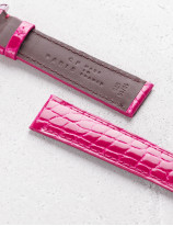 Leather watchstrap in shiny alligator round scales