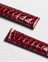 Leather watchstrap in shiny alligator round scales
