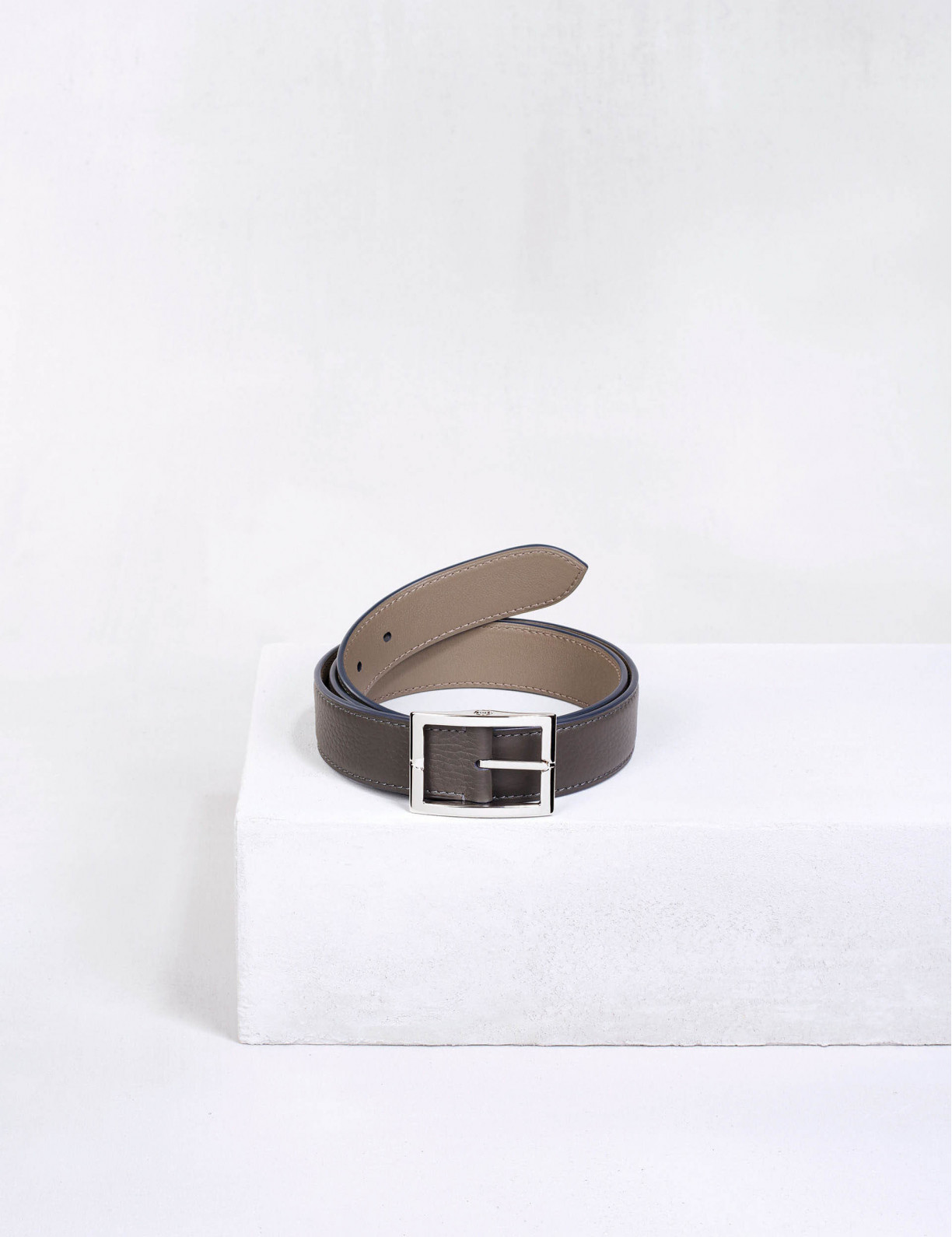 15.01 Reversible belt in bullcalf leather and smooth calfskin