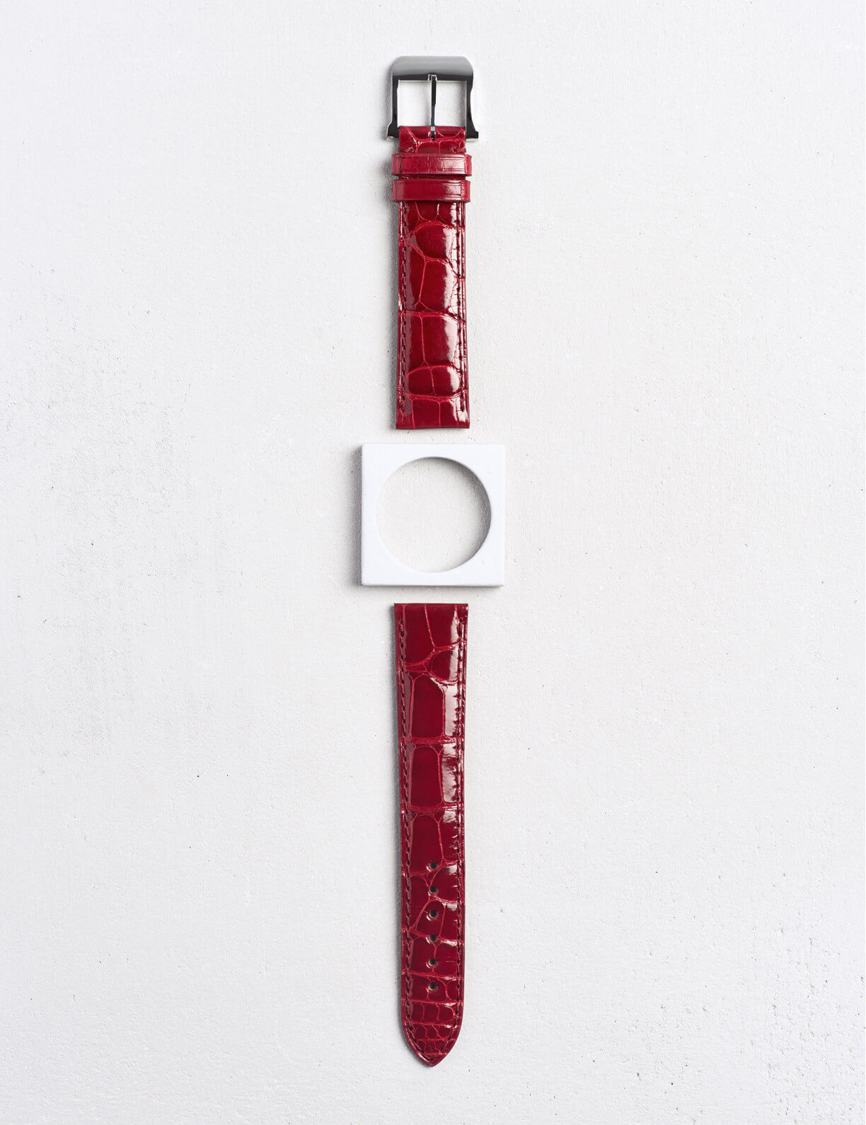 17.01 Leather watch strap in shiny alligator